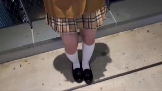 颜值不错网红脸妹子，口交上位骑坐自己动后人猛操，呻吟娇喘非常诱人